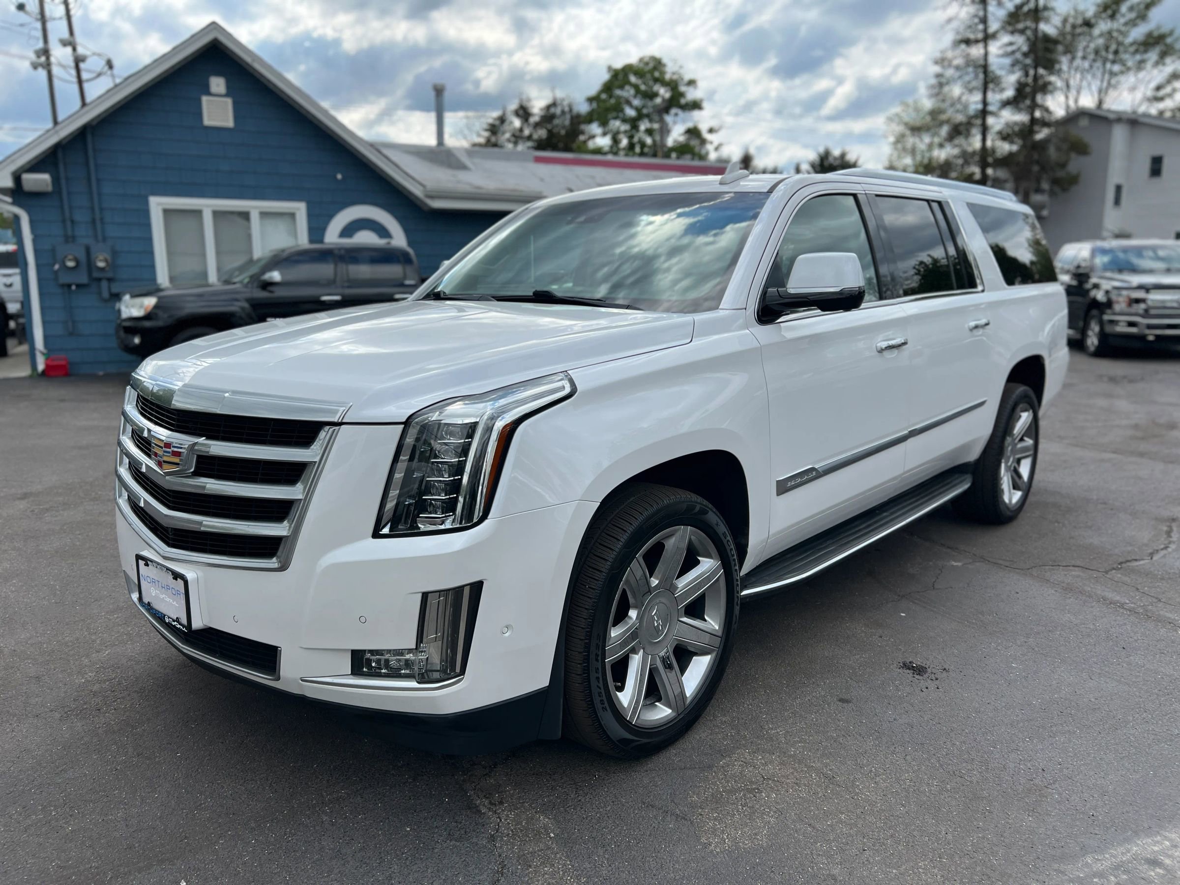 Used 2019 Cadillac Escalade ESV Luxury