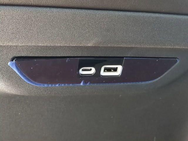 New 2027 Chrysler Pacifica Limited FWD image 18
