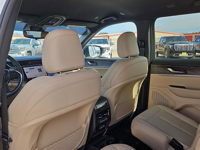 Used 2024 Jeep Grand Cherokee L Limited image 9