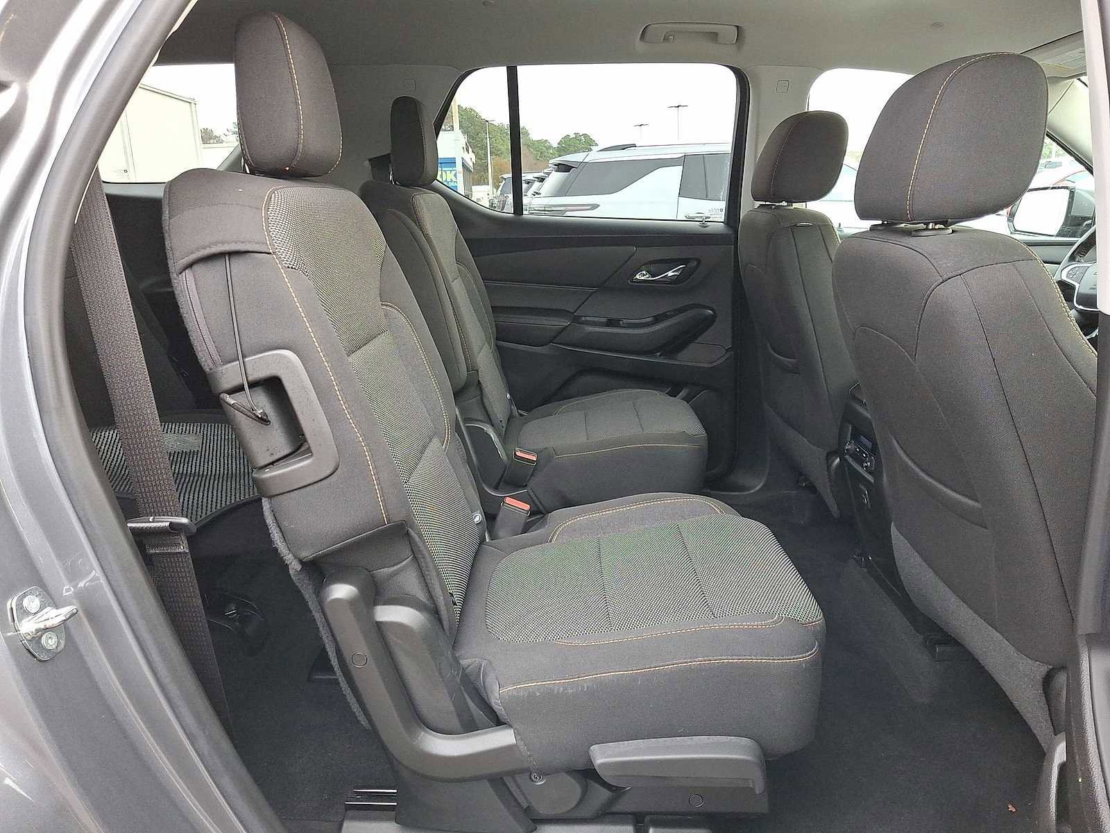 Certified 2018 Chevrolet Traverse LT image 32