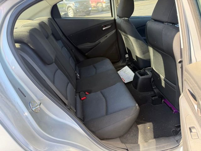 Used 2019 Toyota Yaris LE FWD image 9