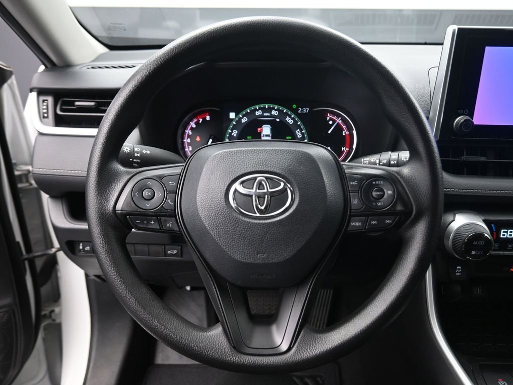 Used 2023 Toyota RAV4 XLE image 6