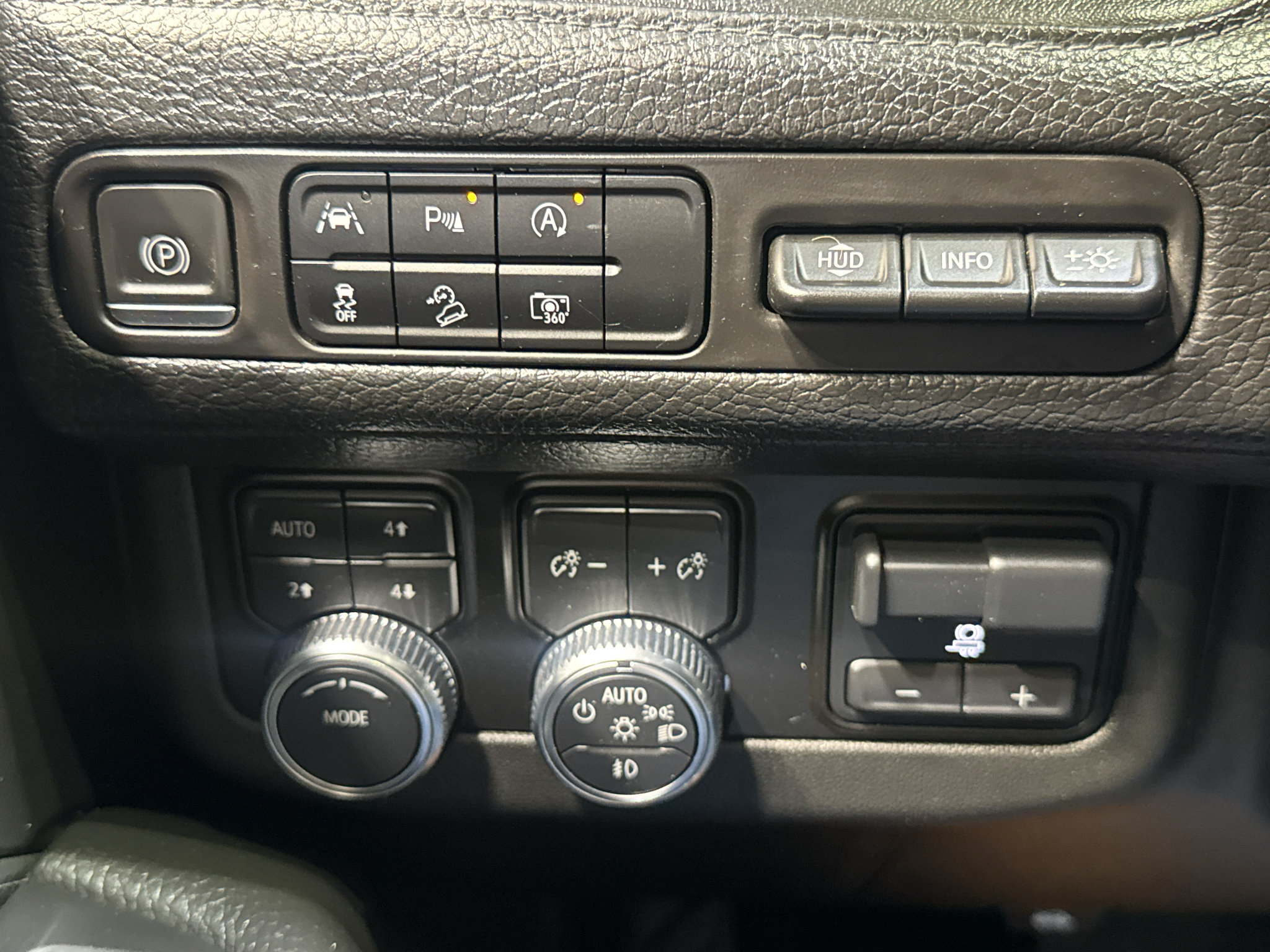Used 2023 GMC Yukon XL Denali w/ Max Trailering Package AWD/4WD image 35