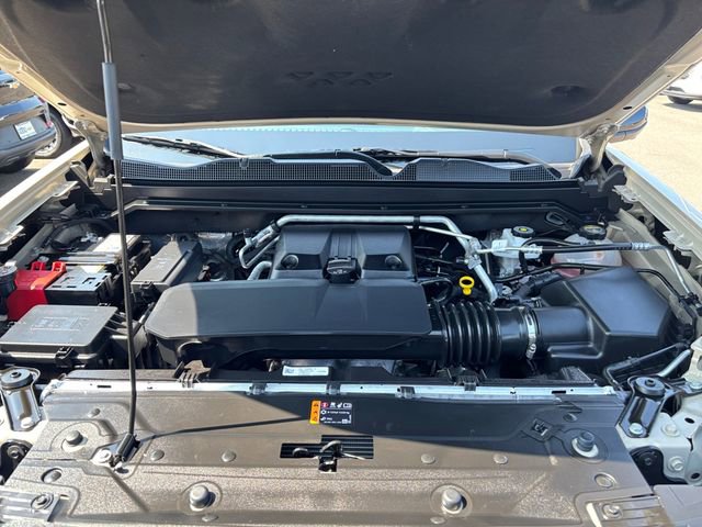 Used 2024 Chevrolet Colorado ZR2 w/ Technology Package image 32