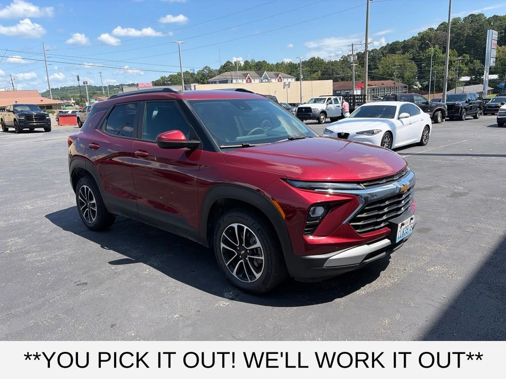Used 2025 Chevrolet TrailBlazer LT AWD/4WD image 1