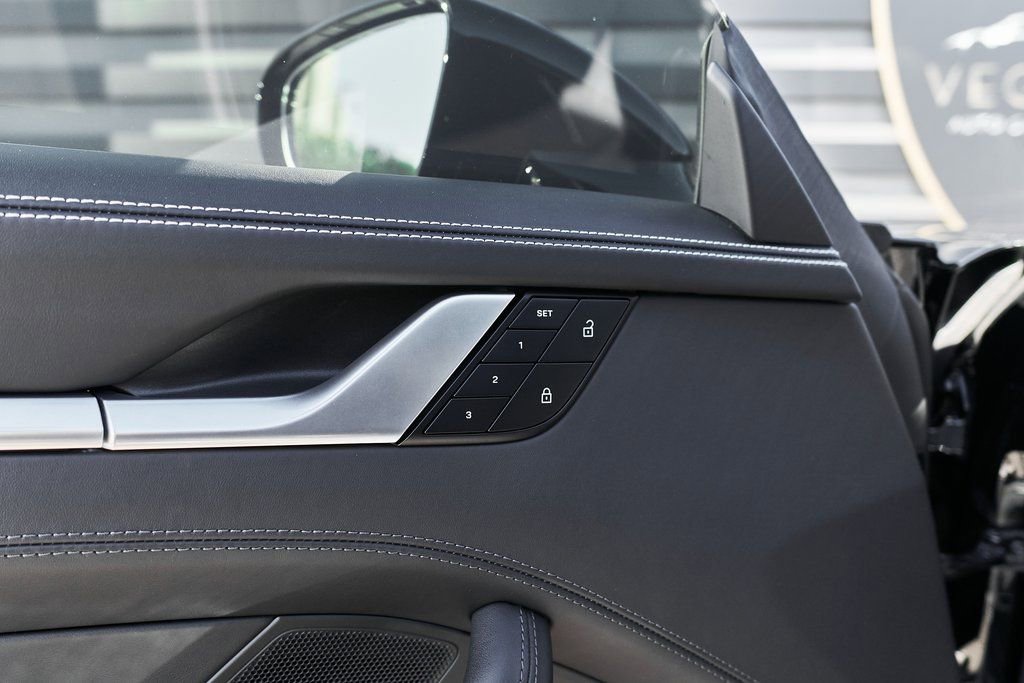 Used 2024 Porsche 911 Turbo image 25