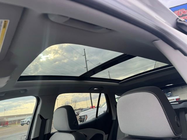 Used 2022 GMC Terrain SLE w/ Driver Convenience Package image 18