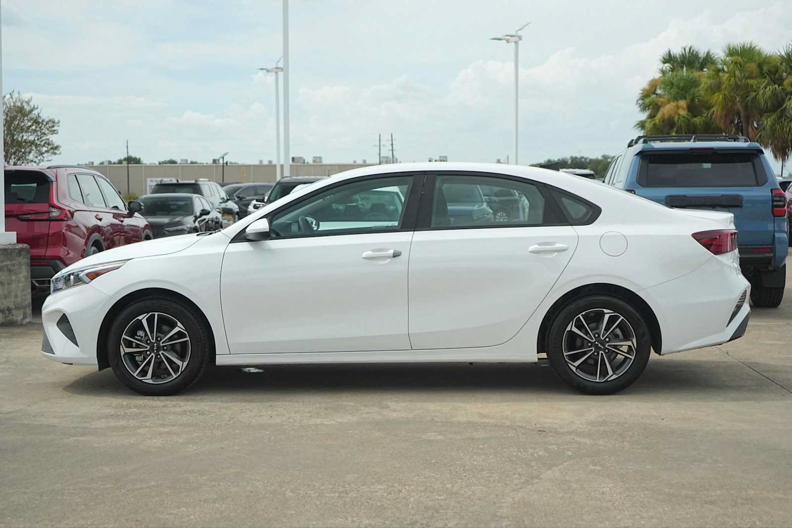 Used 2024 Kia Forte LXS FWD image 3