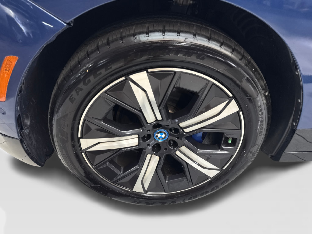 Used 2024 BMW iX xDrive50 w/ Sport Package AWD/4WD image 86