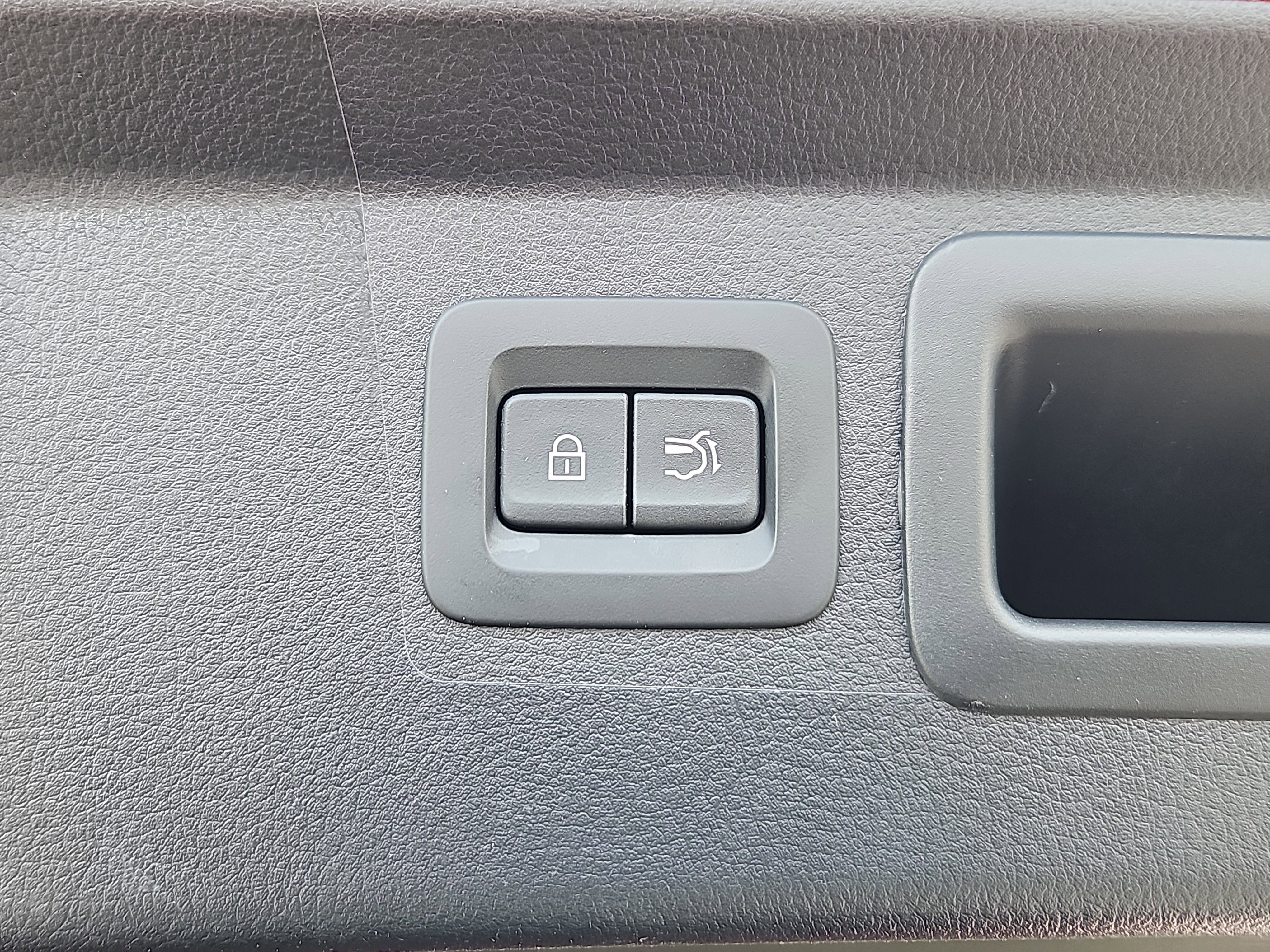 Certified 2025 MAZDA CX-50 AWD 2.5 S w/ Premium Package image 14