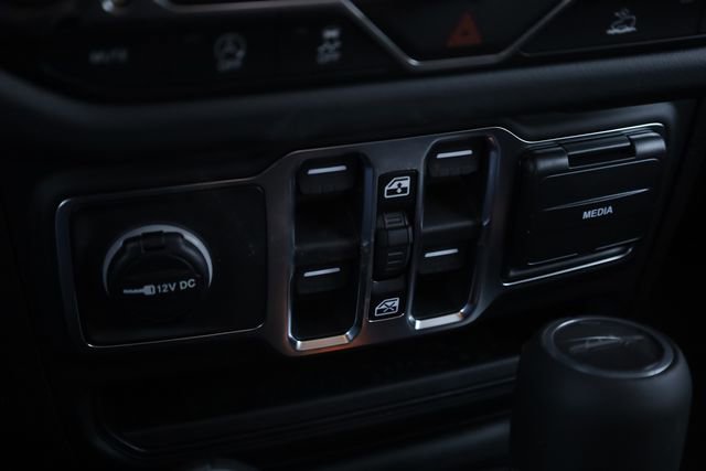 New 2026 Jeep Gladiator Sport AWD/4WD image 18