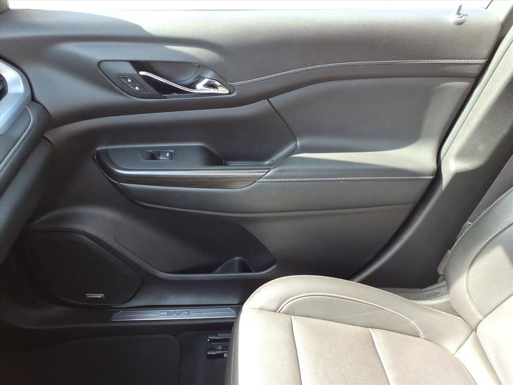 Used 2023 GMC Acadia SLT image 29