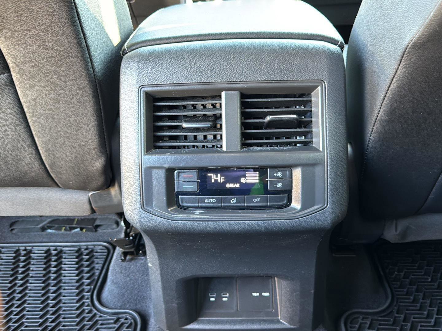 Used 2023 Volkswagen Atlas SE image 22