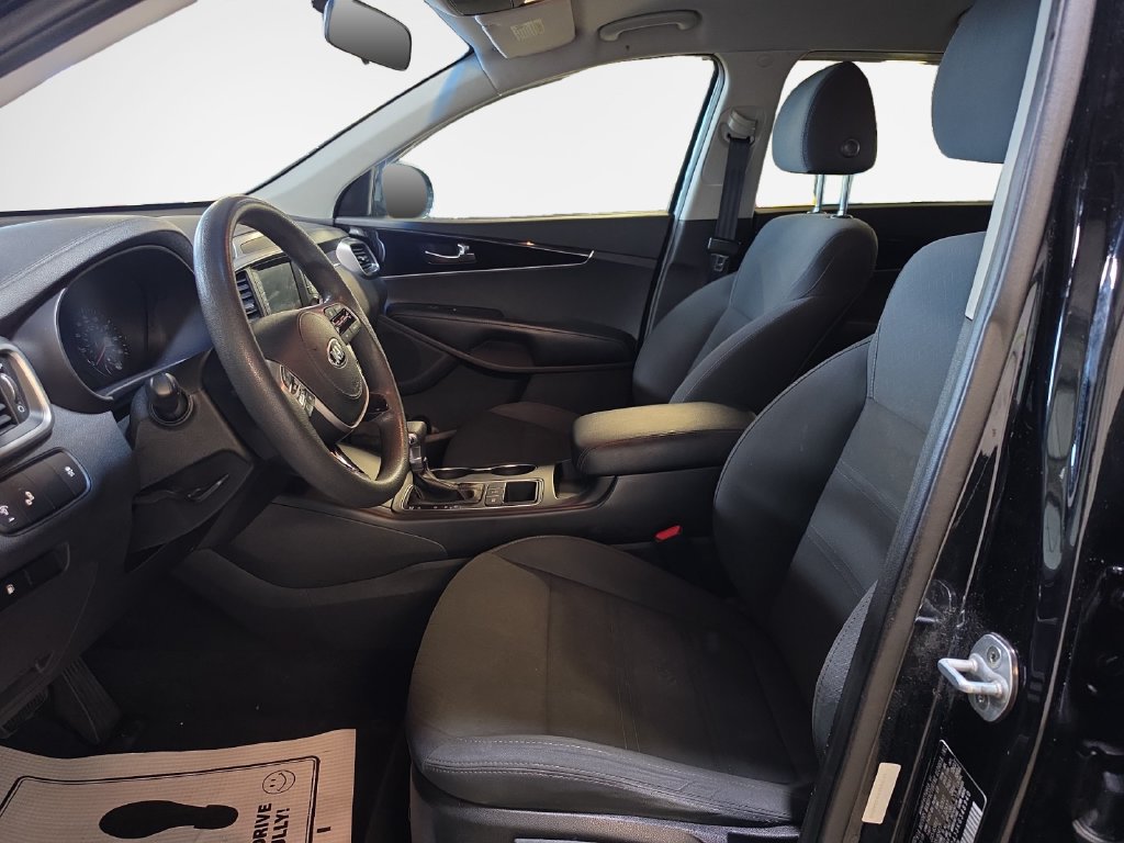 Used 2019 Kia Sorento AWD image 12