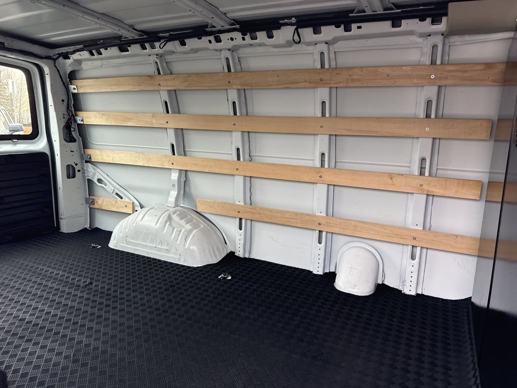 Used 2024 Chevrolet Express 2500 Work Van w/ Driver Convenience Package image 22