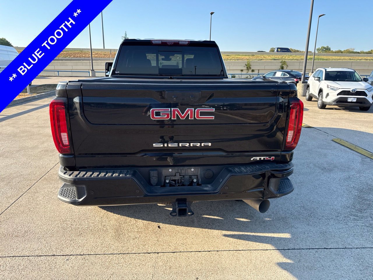Used 2023 GMC Sierra 2500 AT4 w/ AT4 Preferred Package AWD/4WD image 9