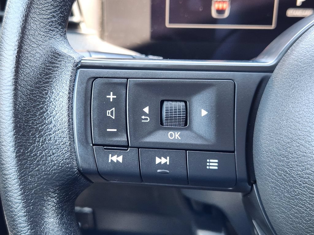 Certified 2025 Nissan Kicks SV AWD/4WD image 21