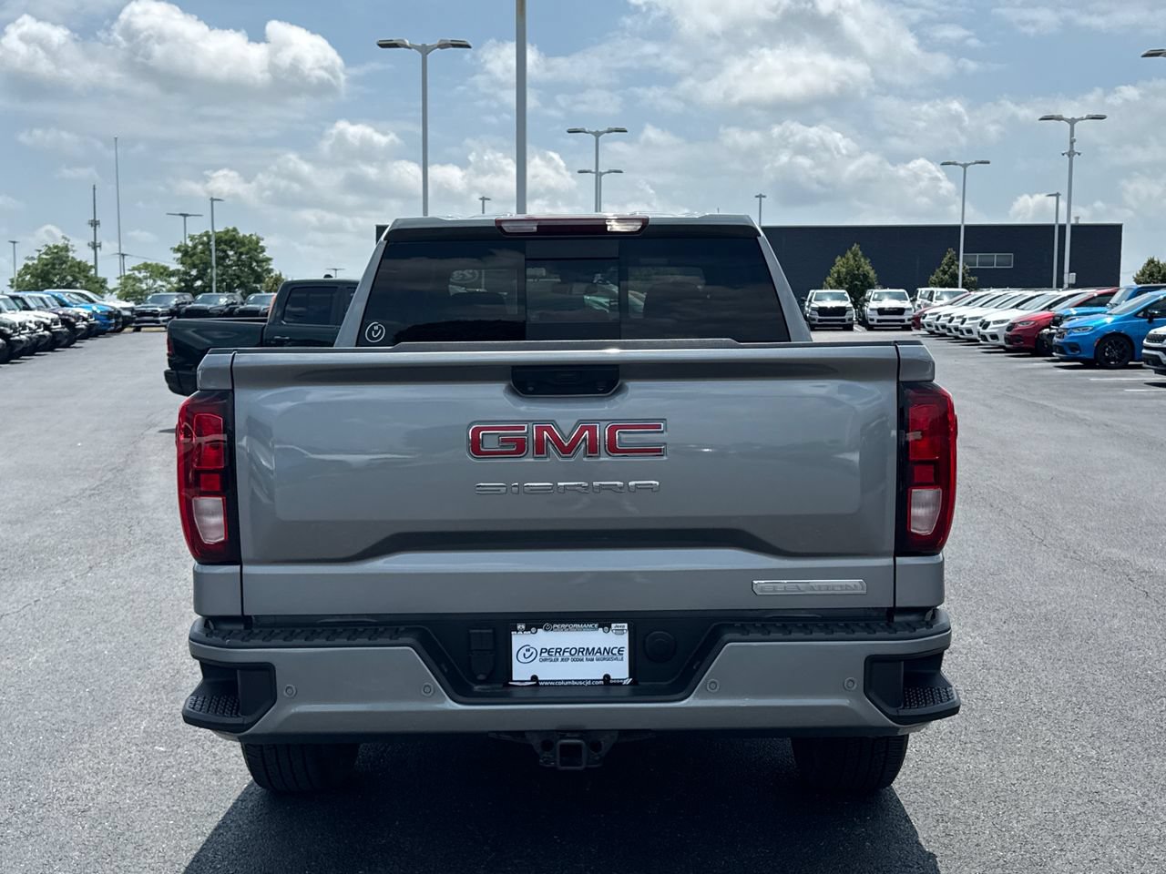 Used 2023 GMC Sierra 1500 Elevation w/ Preferred Package AWD/4WD image 4