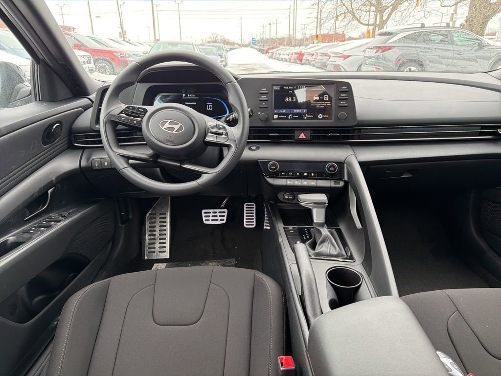 New 2026 Hyundai Elantra Sport FWD image 17