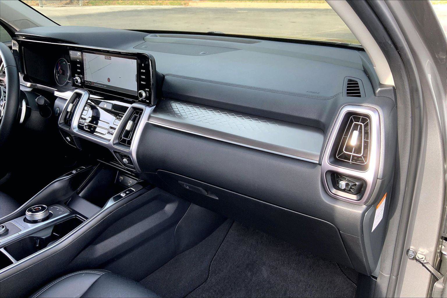 Used 2024 Kia Sorento EX w/ Panoramic Sunroof Package image 14