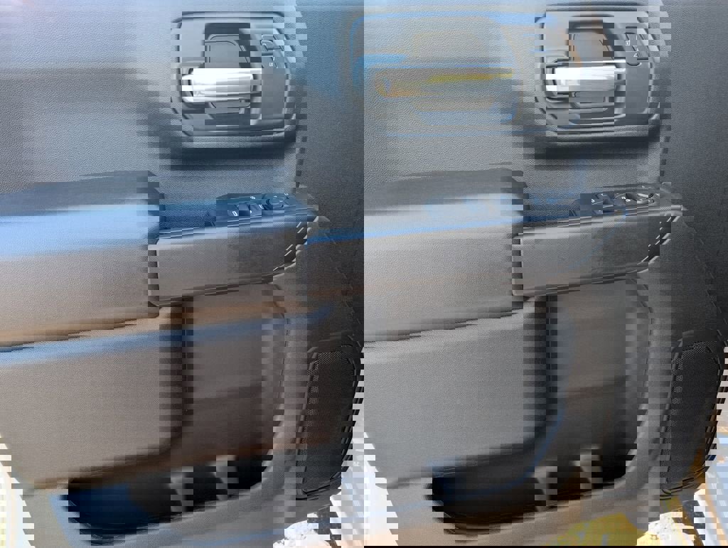 Certified 2026 Chevrolet Silverado 2500 Custom image 16