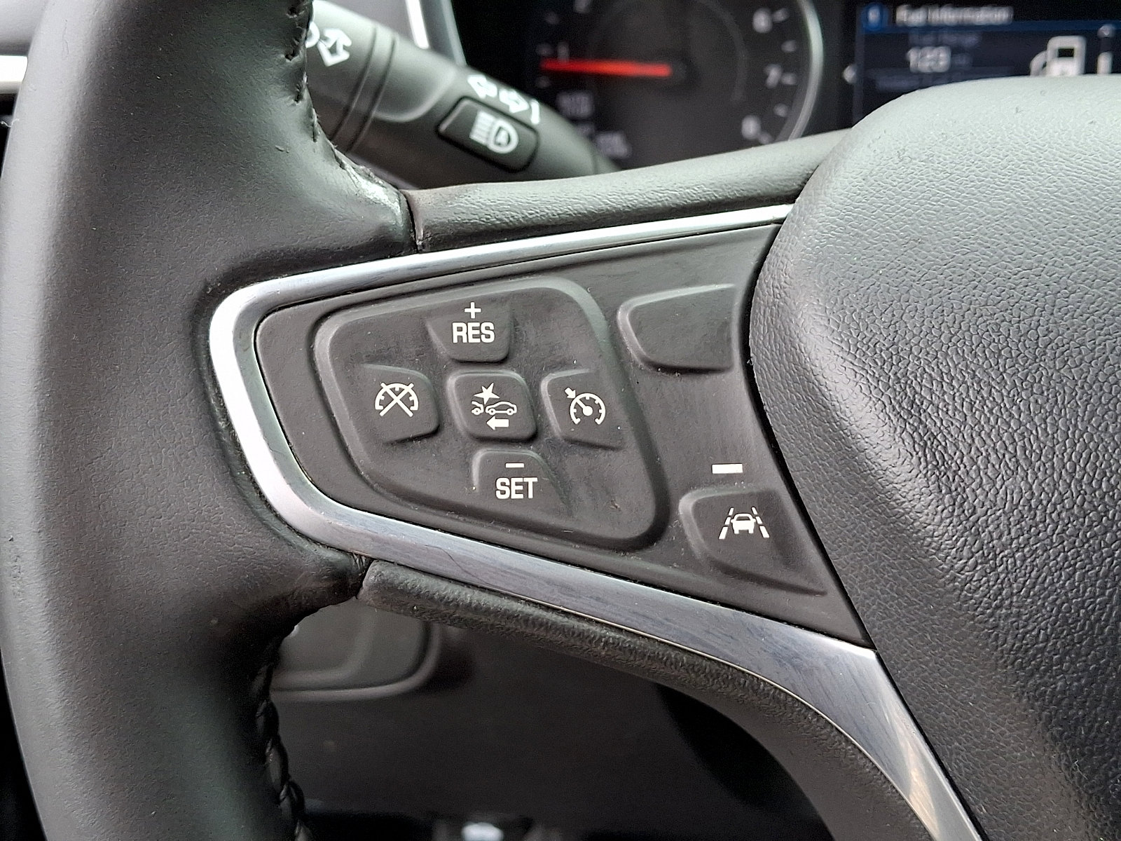 Used 2022 Chevrolet Equinox LT FWD image 22