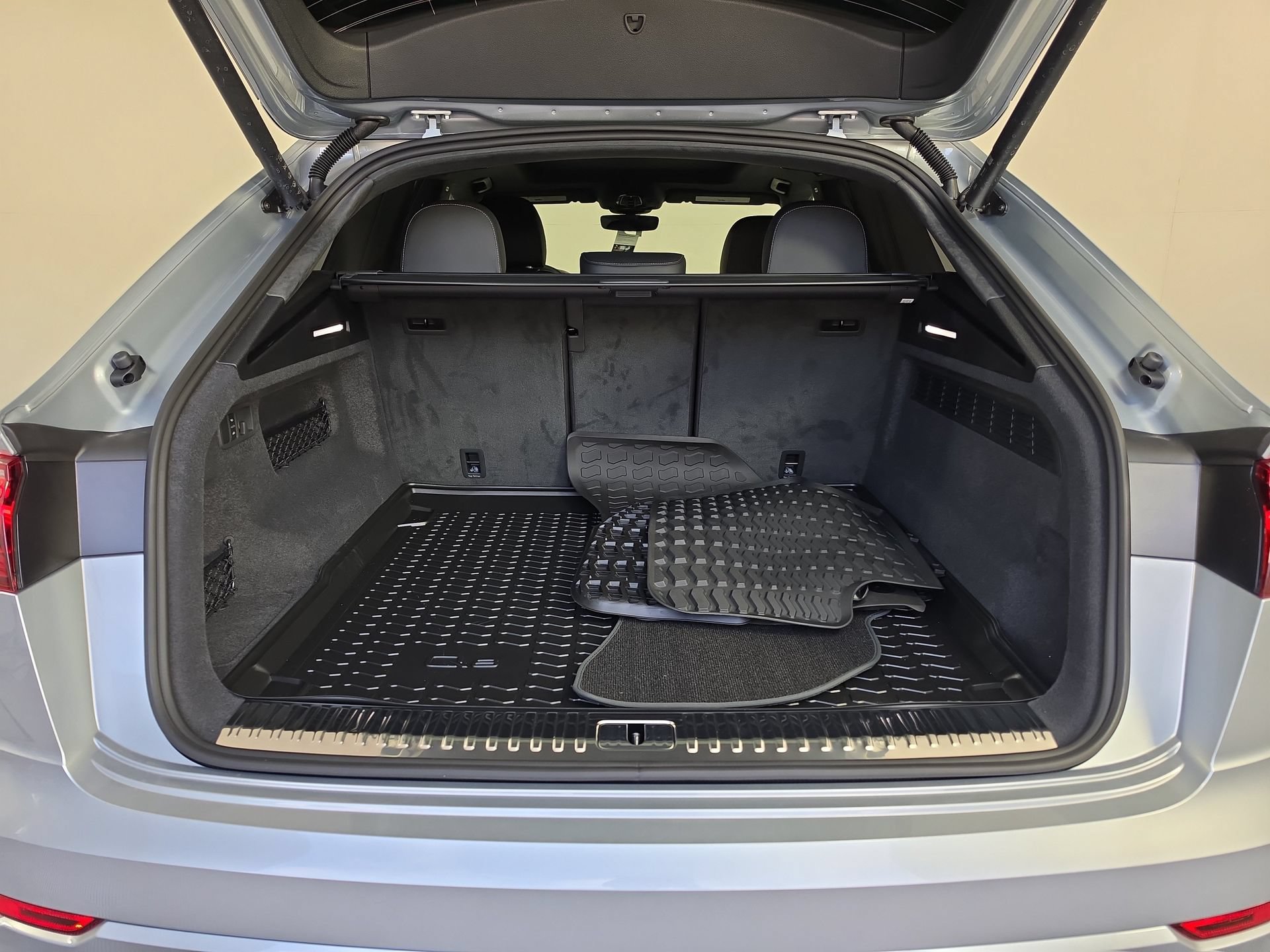 New 2026 Audi Q8 Prestige AWD/4WD image 10