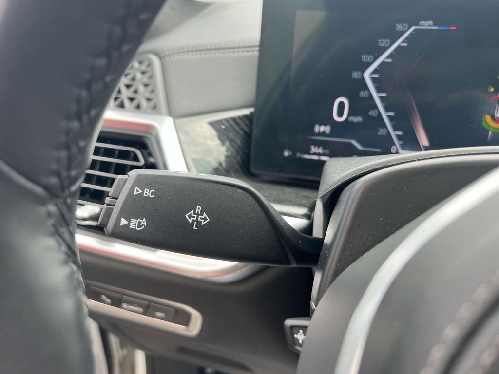 Used 2024 BMW X7 xDrive40i w/ M Sport Package image 30