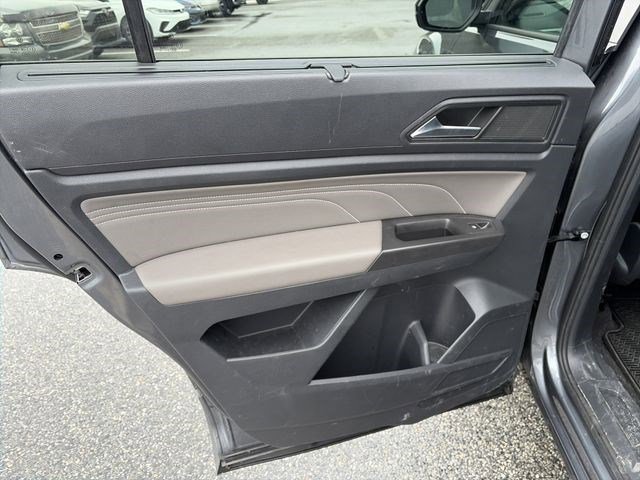 Used 2023 Volkswagen Atlas SEL R-Line image 12