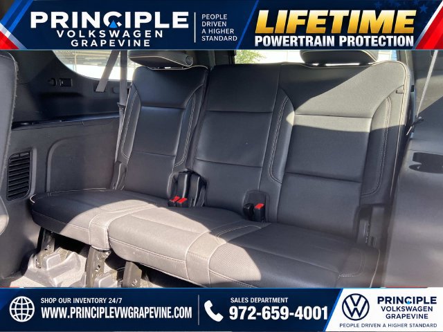 Used 2023 Chevrolet Suburban Premier AWD/4WD image 24