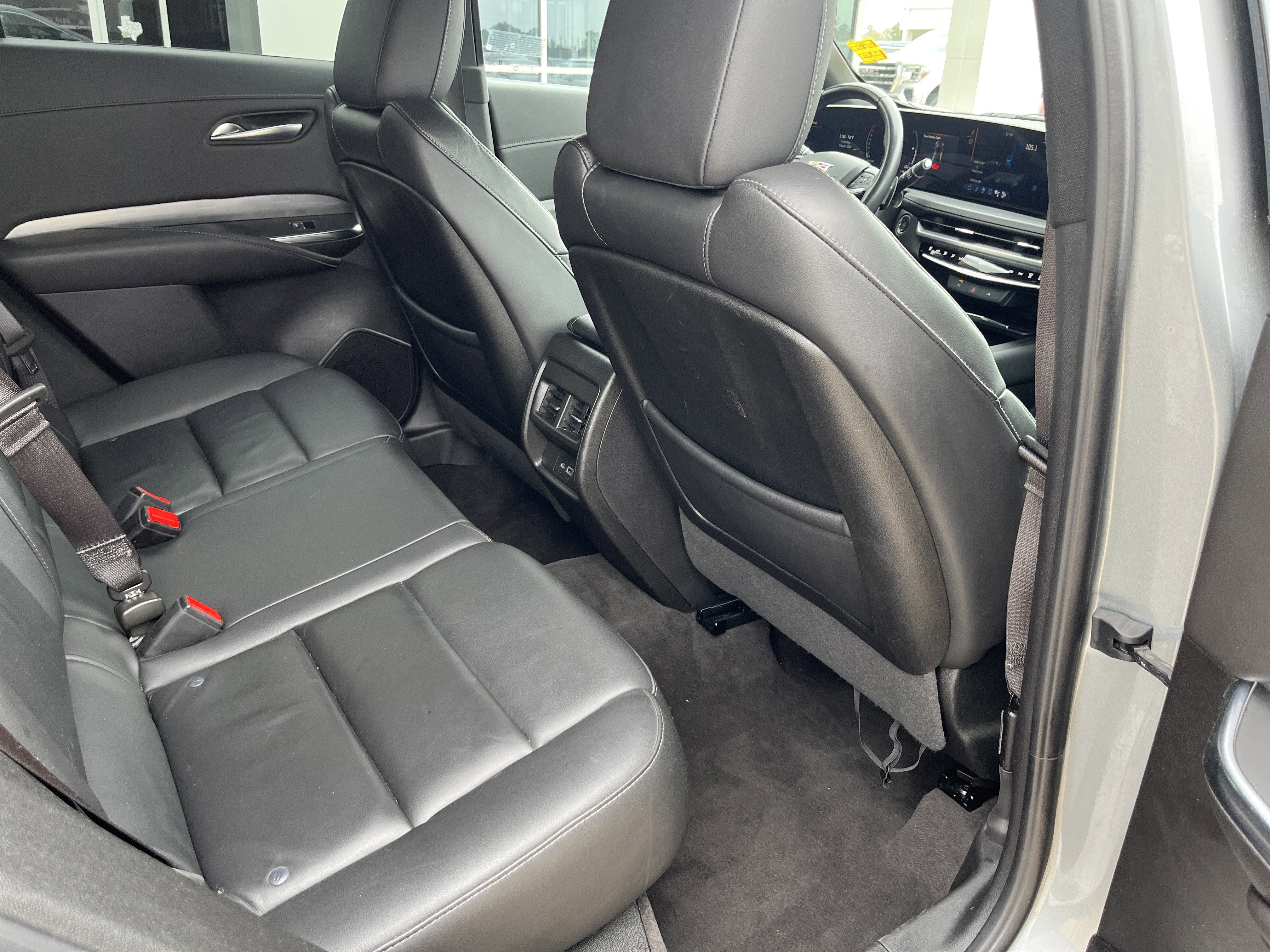 Used 2024 Cadillac XT4 Premium Luxury image 14