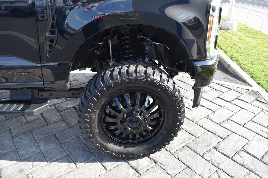 Used 2025 Ford F350 Lariat w/ FX4 Off-Road Package image 5