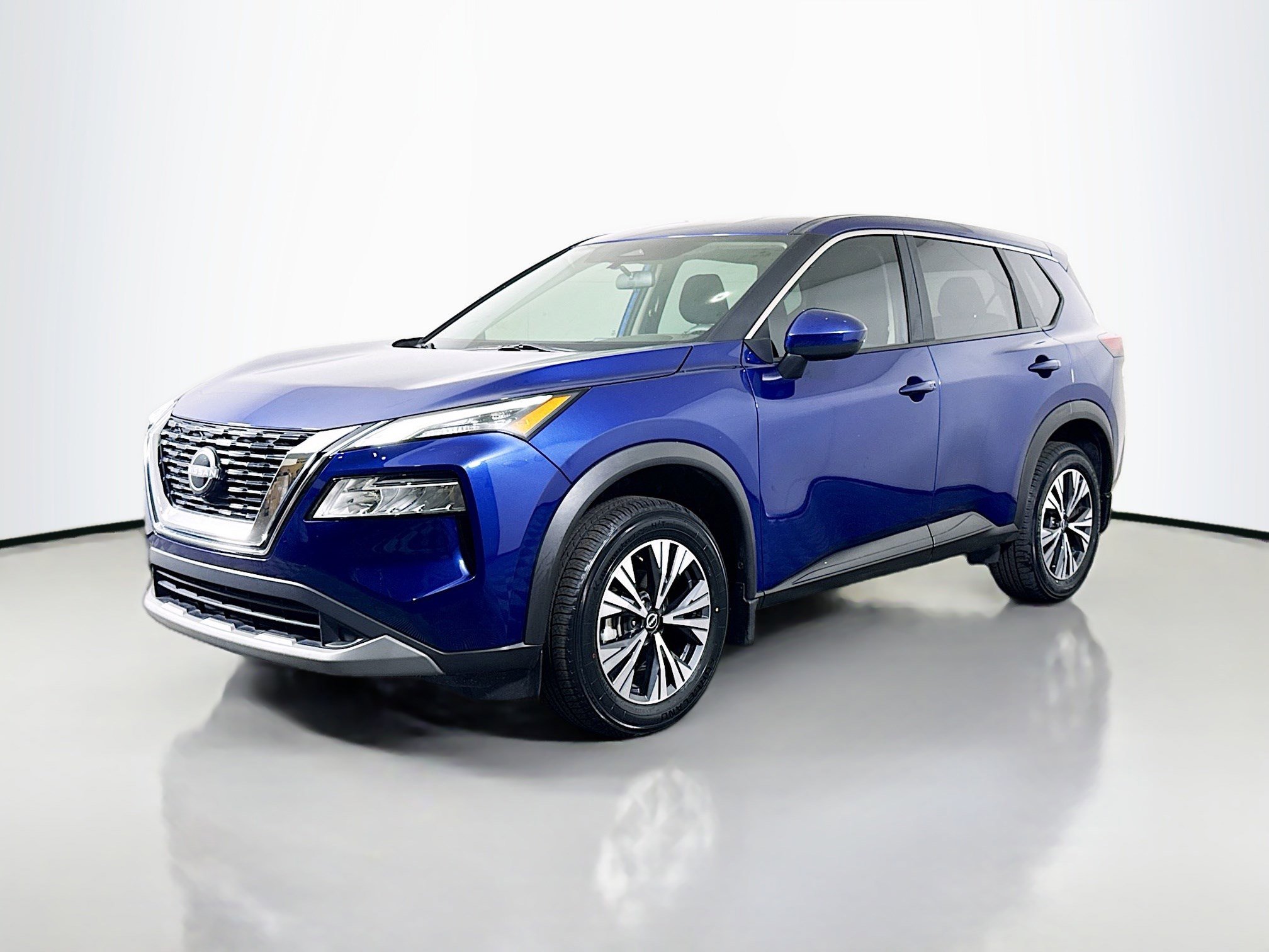 Used 2023 Nissan Rogue SV FWD image 4