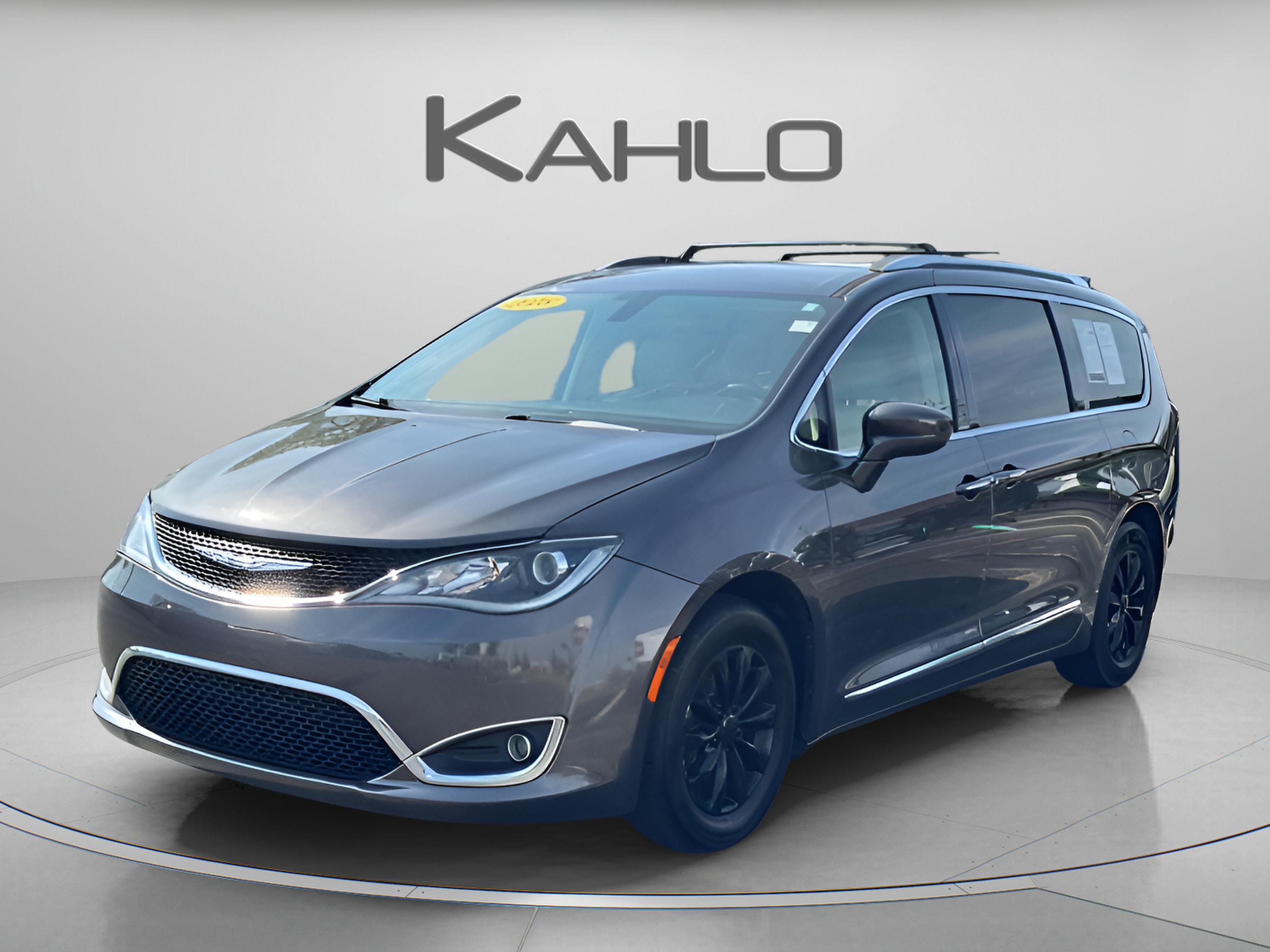 Used 2018 Chrysler Pacifica Touring-L Plus FWD image 1