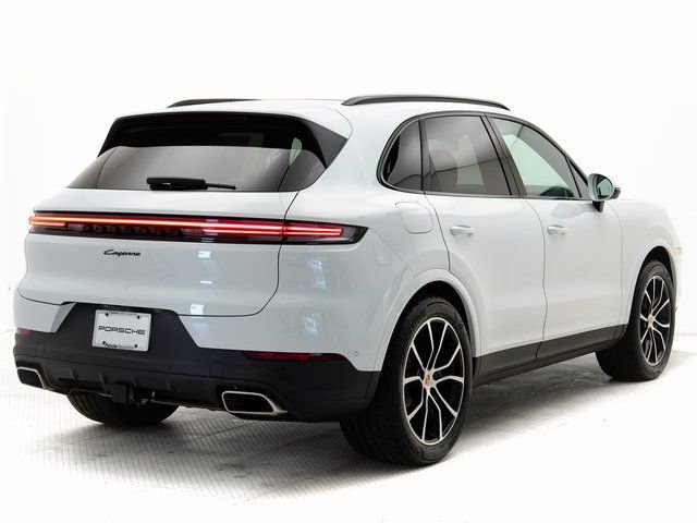 Certified 2025 Porsche Cayenne AWD/4WD image 33