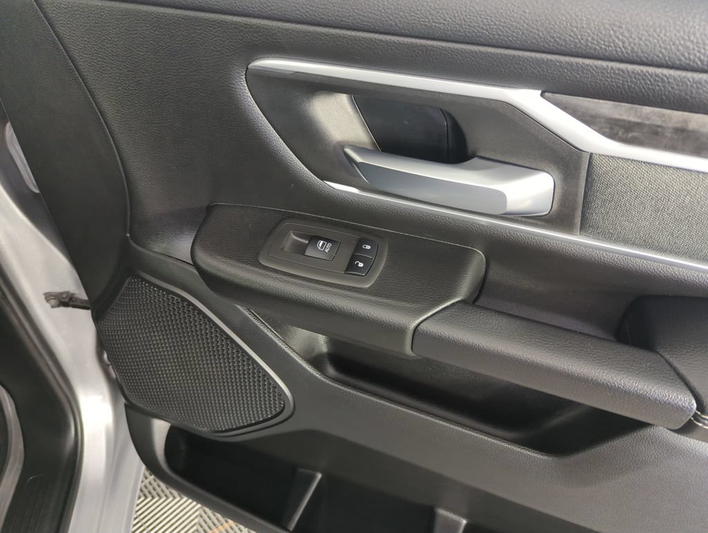 Used 2022 RAM 1500 Big Horn AWD/4WD image 32