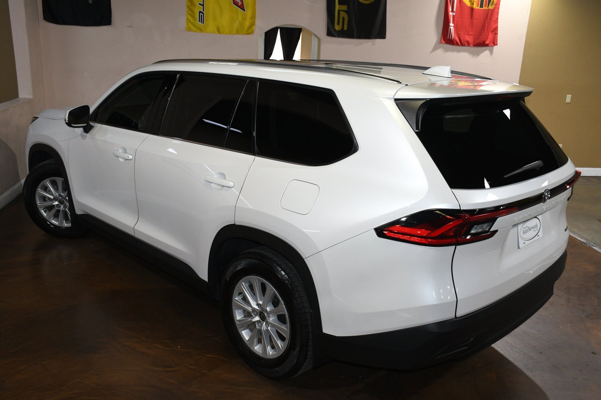 Used 2024 Toyota Grand Highlander FWD image 80