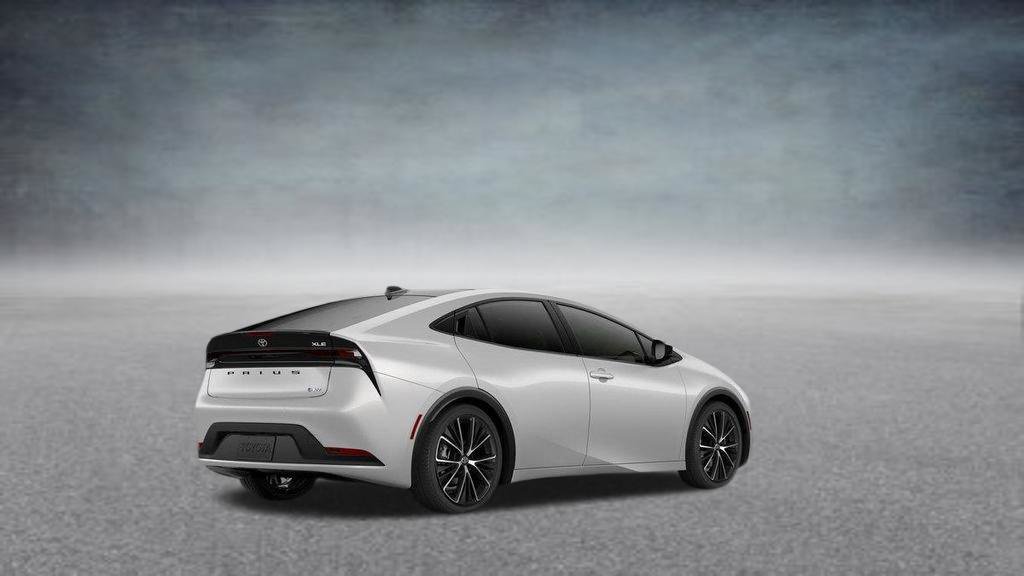 New 2027 Toyota Prius XLE FWD image 36
