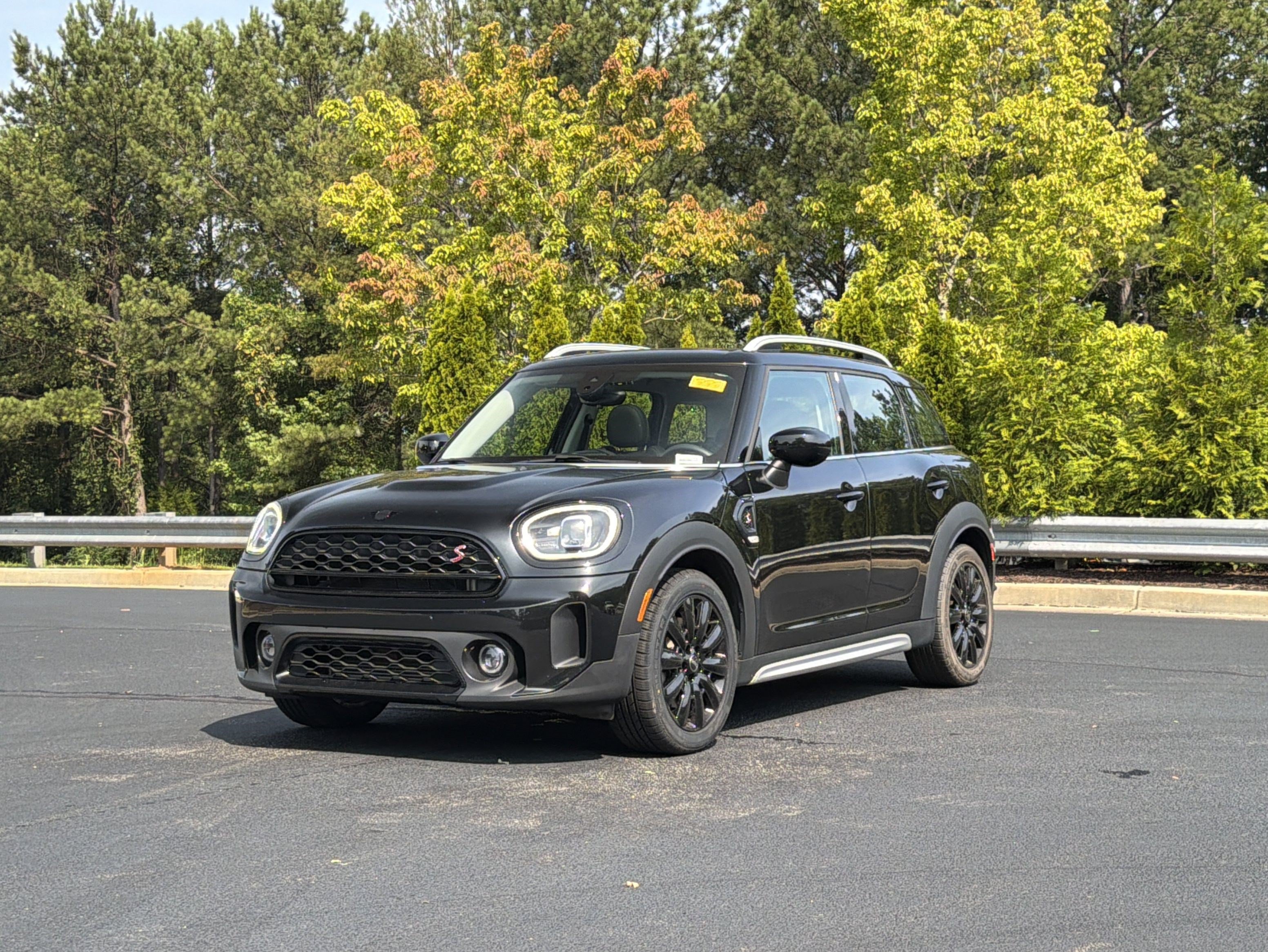 Used 2024 MINI Cooper Countryman S w/ Premium Package FWD image 11
