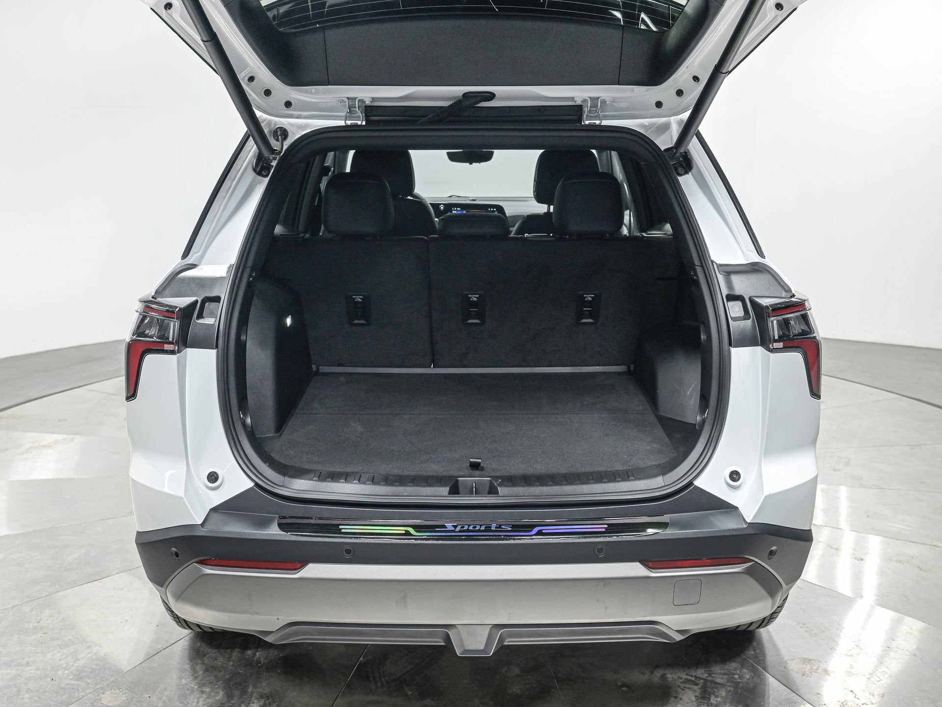 Used 2025 Chevrolet Equinox LT w/ Convenience Package II AWD/4WD image 6