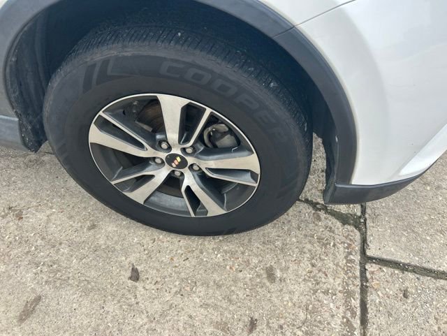 Used 2018 Toyota RAV4 XLE FWD image 3