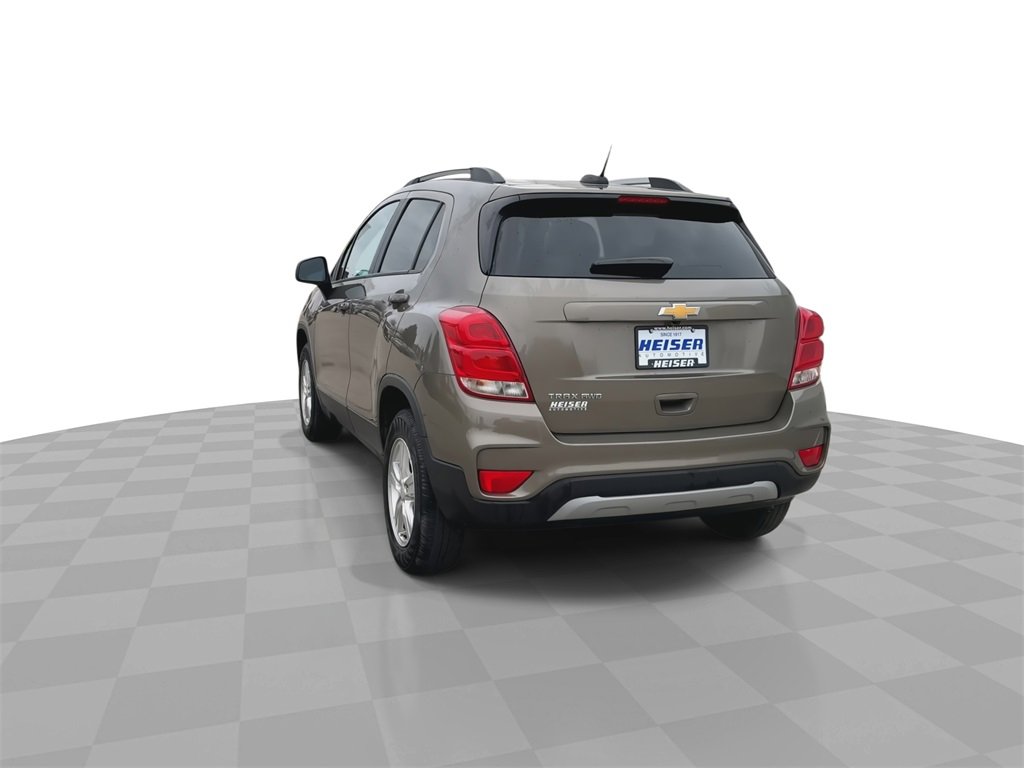 Used 2022 Chevrolet Trax LT w/ LT Convenience Package image 7