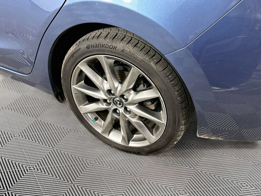 Used 2018 MAZDA MAZDA3 Touring FWD image 39