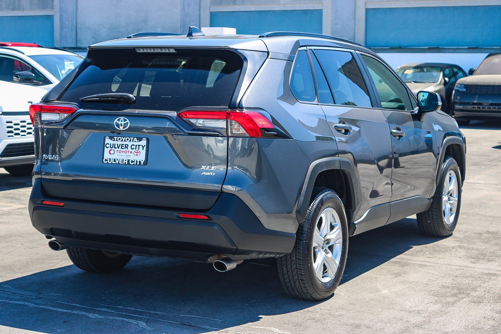 Used 2021 Toyota RAV4 XLE w/ XLE Grade Weather Package AWD/4WD image 9