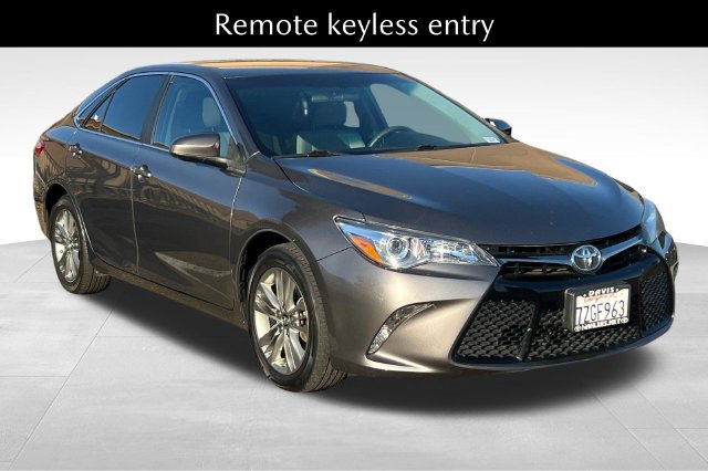 Used 2017 Toyota Camry SE FWD image 2