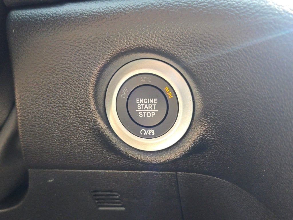 New 2027 Chrysler Pacifica Select AWD/4WD image 31