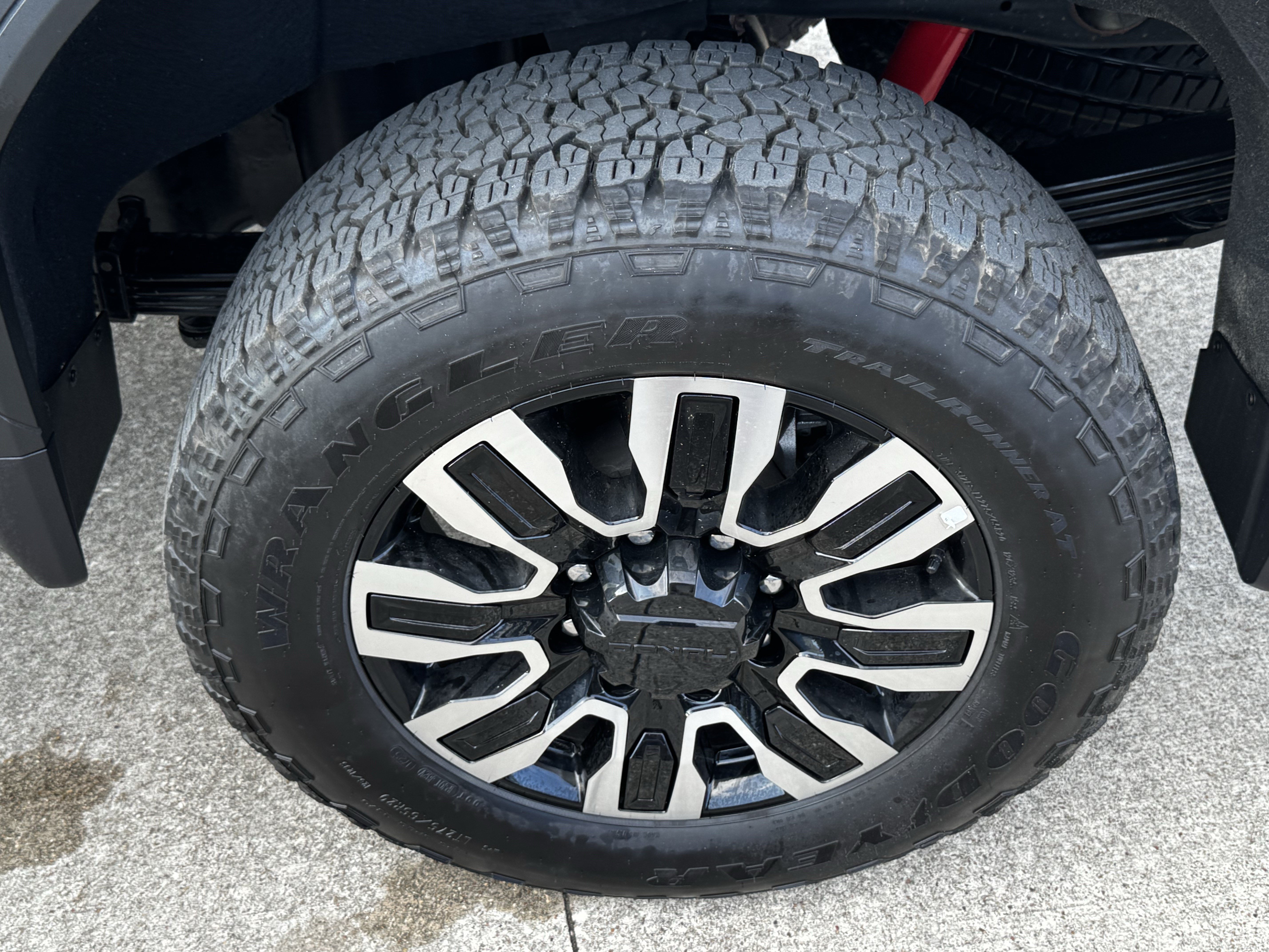 Used 2025 GMC Sierra 2500 Denali Ultimate AWD/4WD image 9