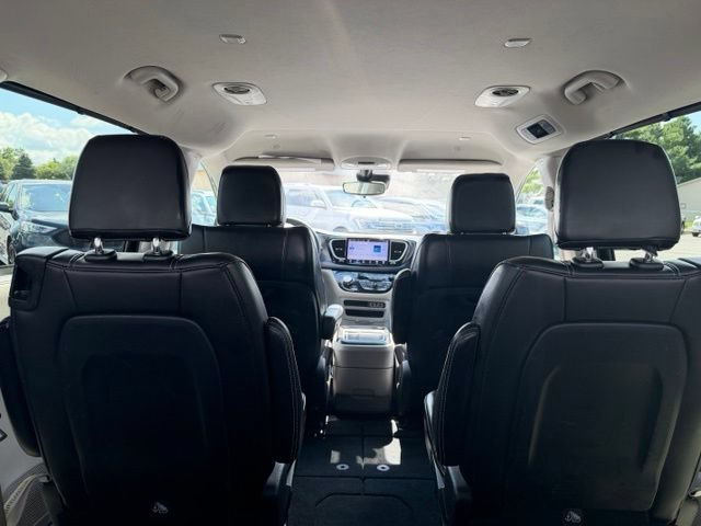 Used 2024 Chrysler Pacifica Touring-L FWD image 12