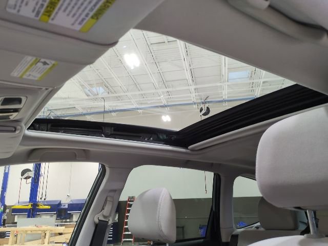 Used 2018 Subaru Forester 2.5i Premium w/ All-Weather Package image 16