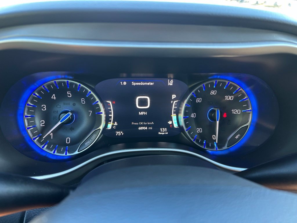 Certified 2025 Chrysler Pacifica Select FWD image 46